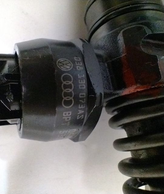 Injector CJ (litere mari) 038130073AS Volkswagen VW Golf a 4-a genera