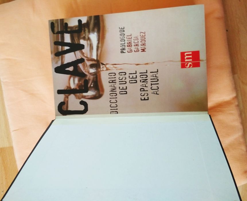 испано-испански тълковен речник Clave