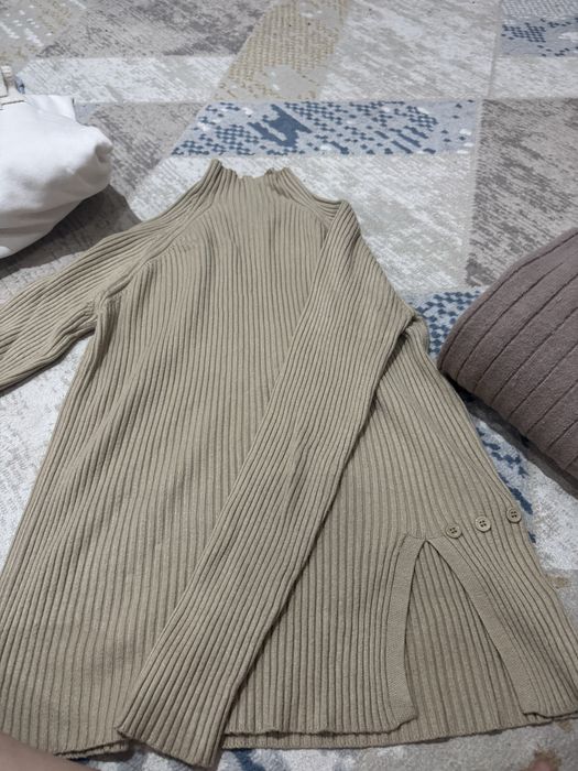 Кофта, платье в идеальном состояний