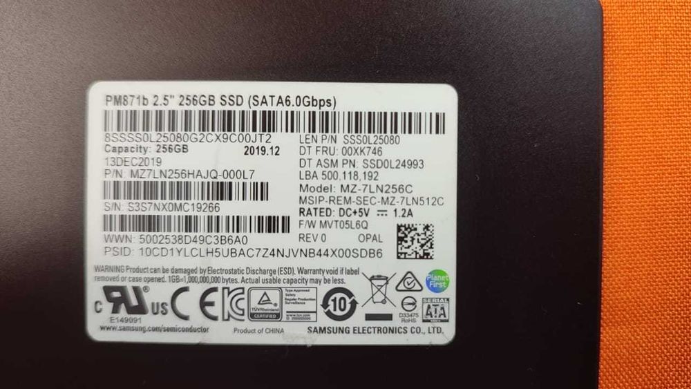 Легендарный SSD Samsung 860 EVO 256 ГБ