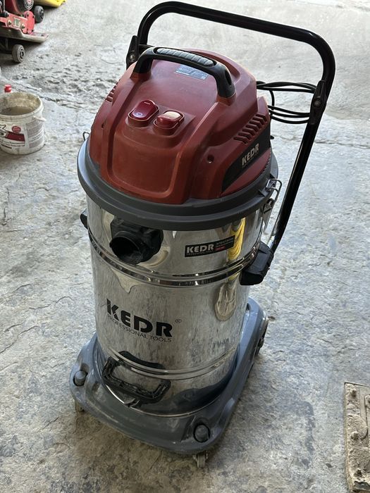 Продам стройтельный пылесос