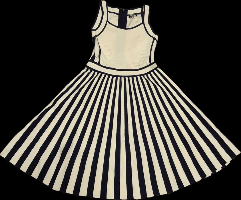 Guess, спортно-елегантна рокля в бяло и тъмносиньо, размер S