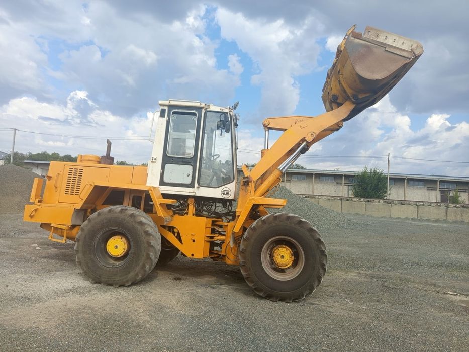 Продаётся фронтальный погрузчик