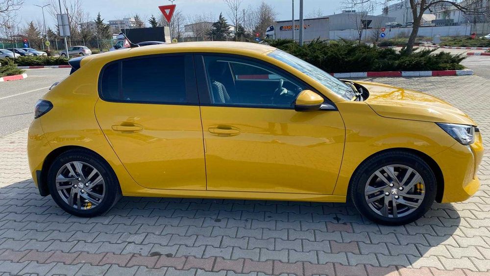Vand Peugeot 208 Benzina Unic proprietar
