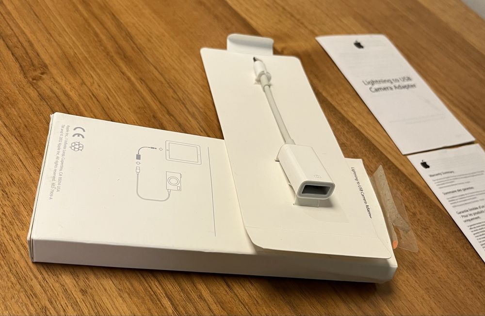 Apple lightning to usb camera adapter A1440/md821zm/a