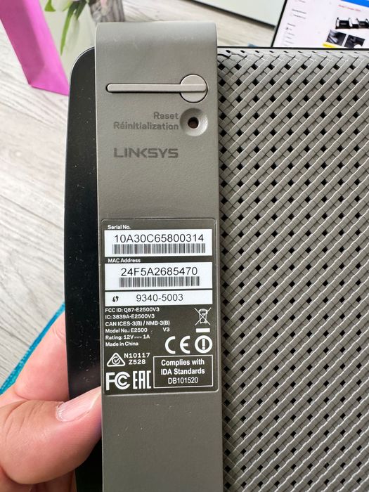 Продается Wi-Fi роутер Linksys E2500