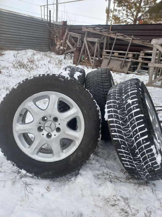 Продам зимние шины от минивэна