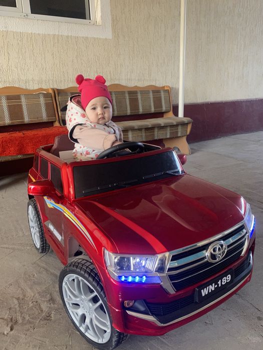 Детский машина с пультом управление