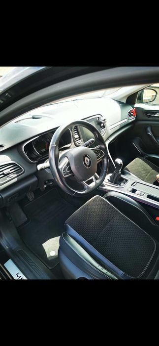 Vând renault megane 4