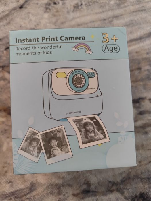 Vând camera foto instant