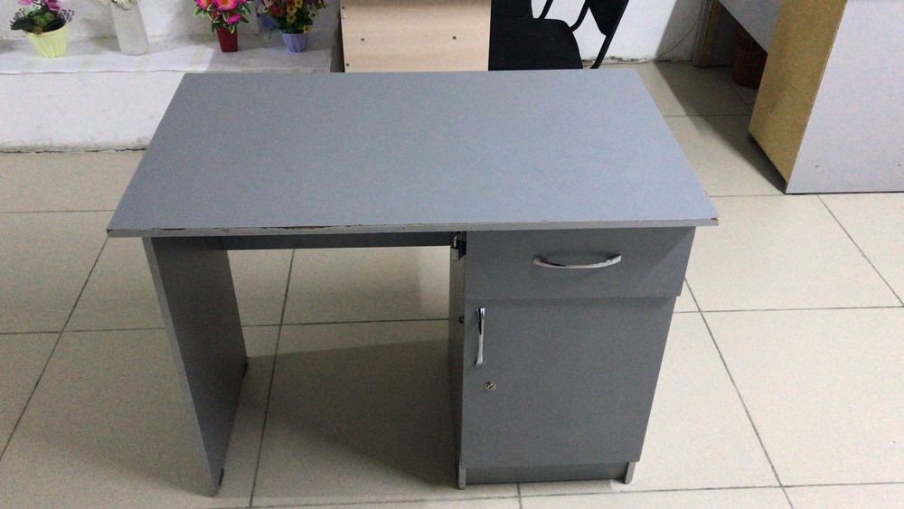 Продам офисный мебель срочно