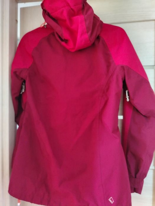 Geaca impermeabila  pt drumetii