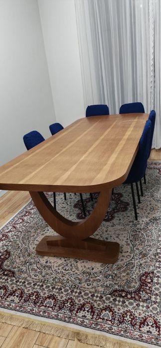 Кухонный стол с стульями