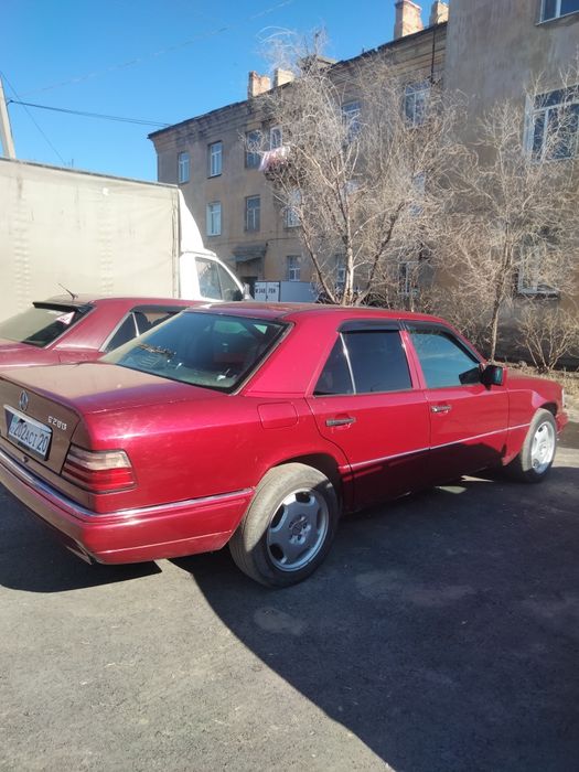 Продам Мерседес E220