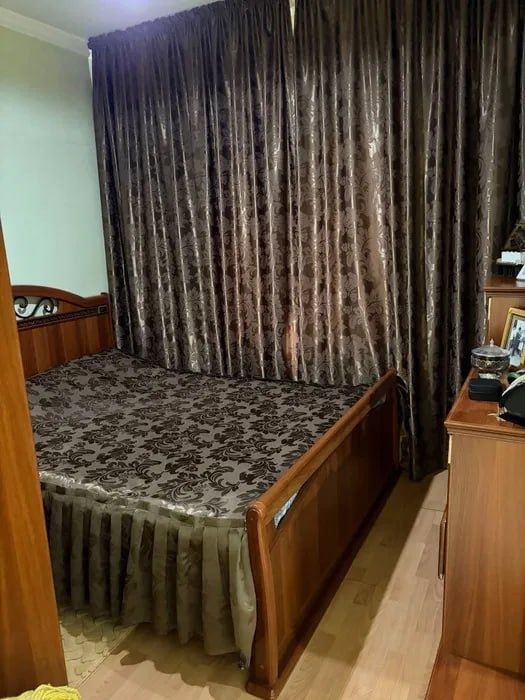 Продаётся  Мирабад Авиагородок 3/4/5 с мебелью техникой ремонт средний