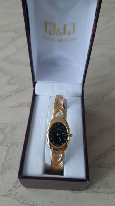 Дамски часовник Q&Q