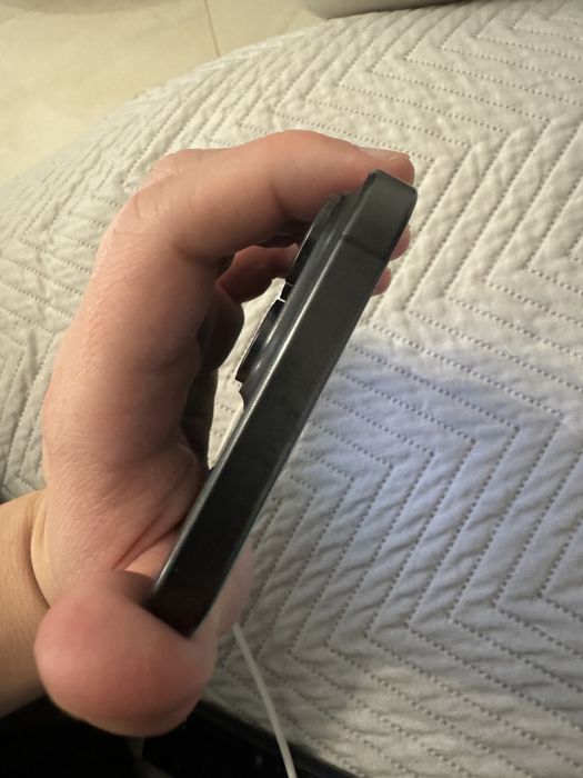 iPhone 15 Pro Max 256GB – aproape nou, baterie 100%, ecran afectat