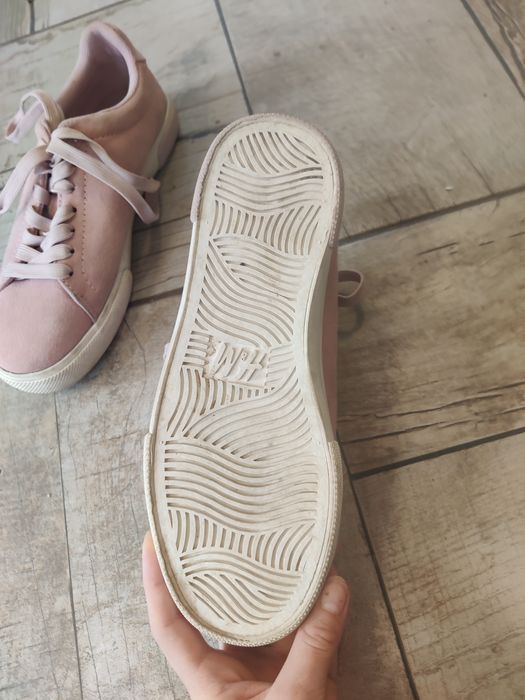 Спортни обувки  на H&M