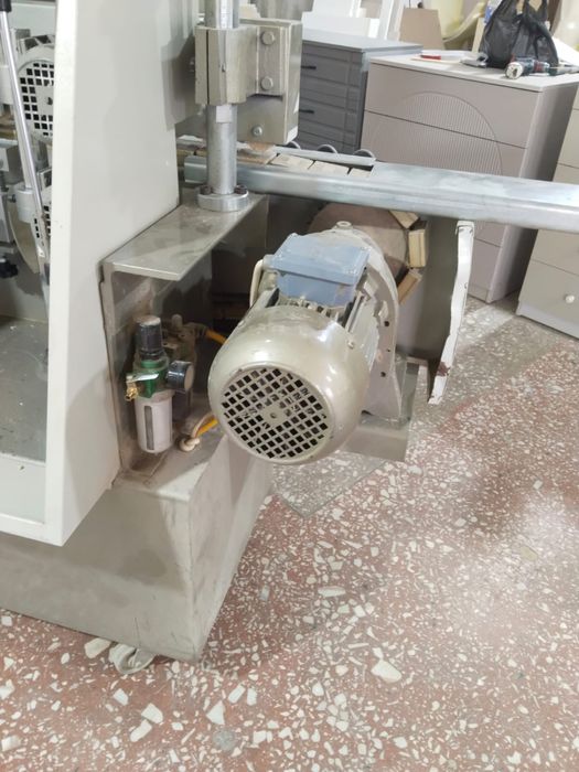 Кромкооблицовочный станок