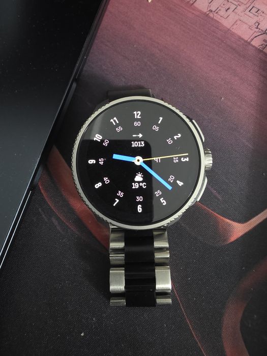 Продам suunto race titan