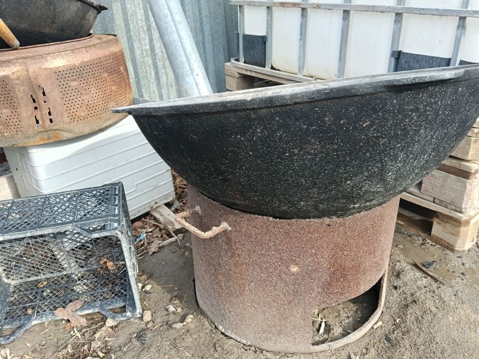 Казан чугунный советского производства