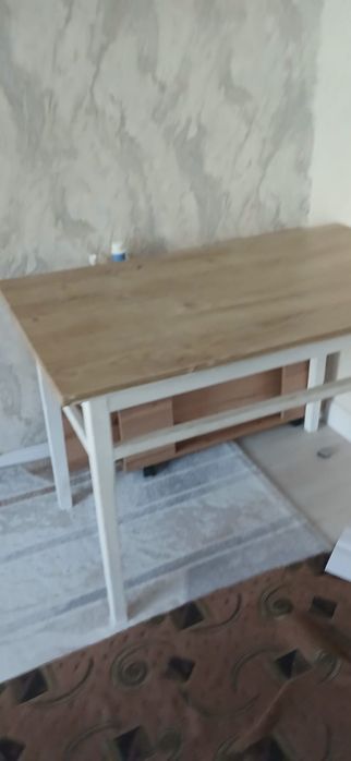 Продам стол кухонный