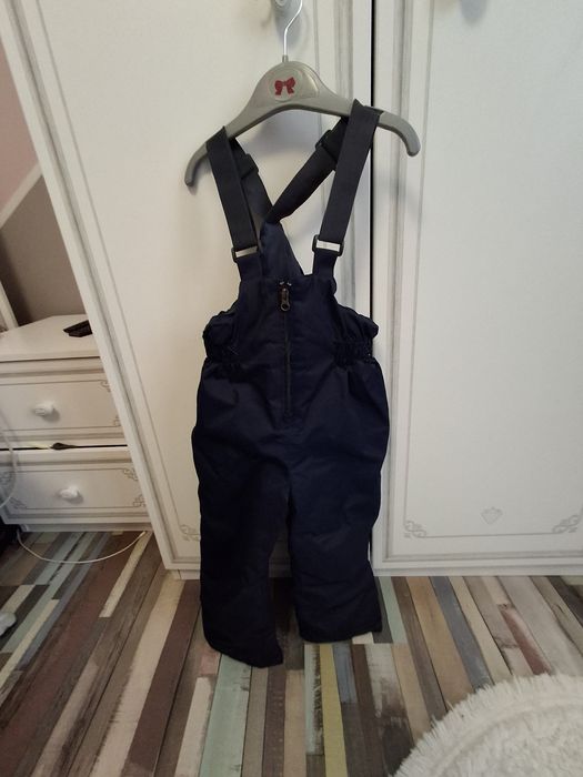 Зимен комплект и космонавт