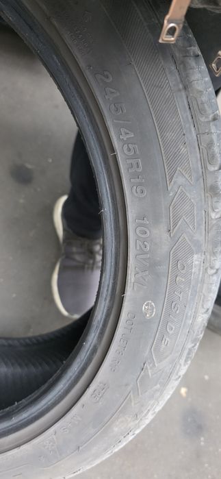 Гуми 2бр 245/45/19 - 2бр  275/40/19