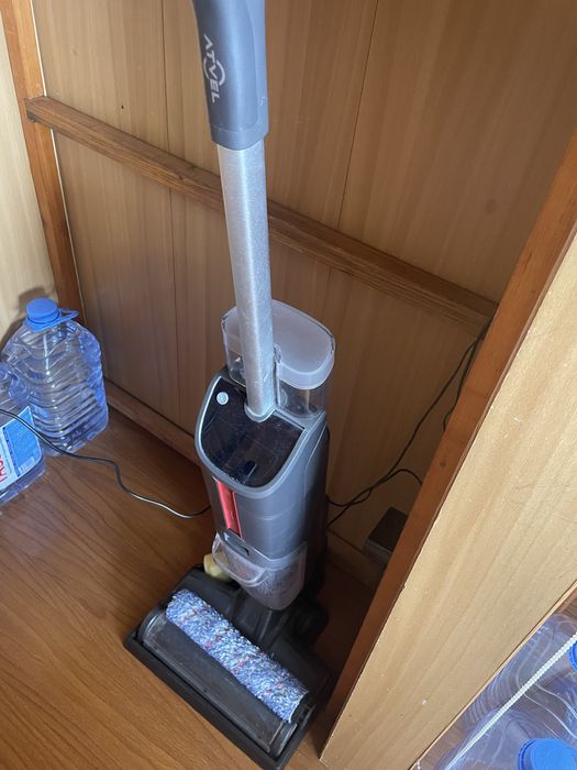 Продам пылесос с влажной и сухой уборкой Aftel