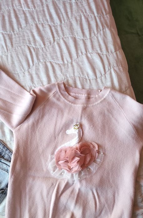 Дамски дънки и пуловер