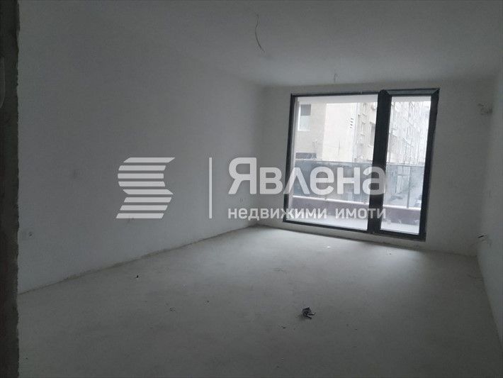 Продава се Двустаен апартамент в Бургас, Център - 97 кв.м за 2600 €/кв.м - Снимка #4