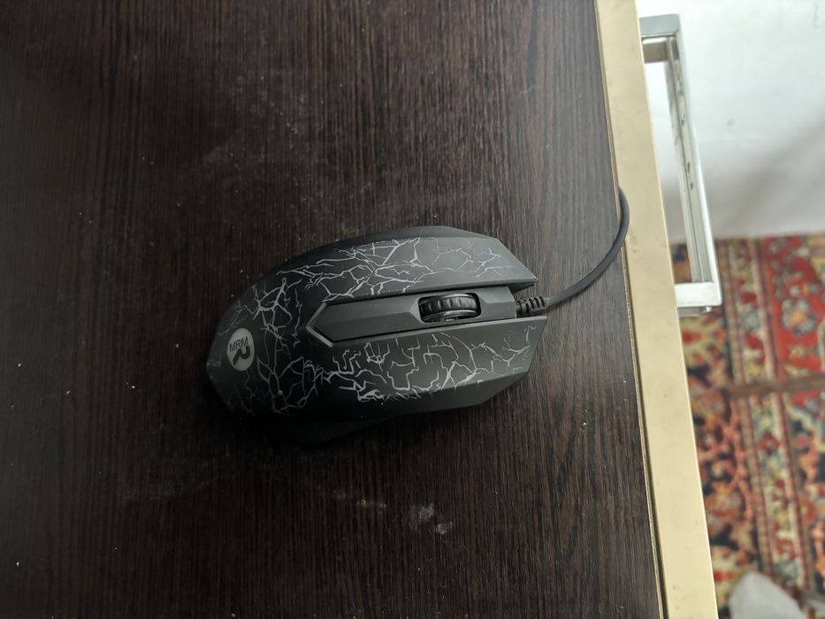 Продам комплект монитор мышка клавиатура и оперативку