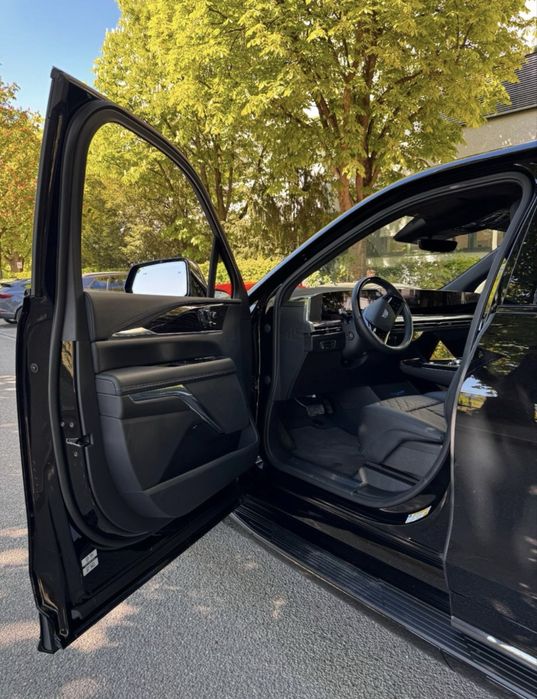Cadillac Escalade IQ Premium Sport 2026 7 местный