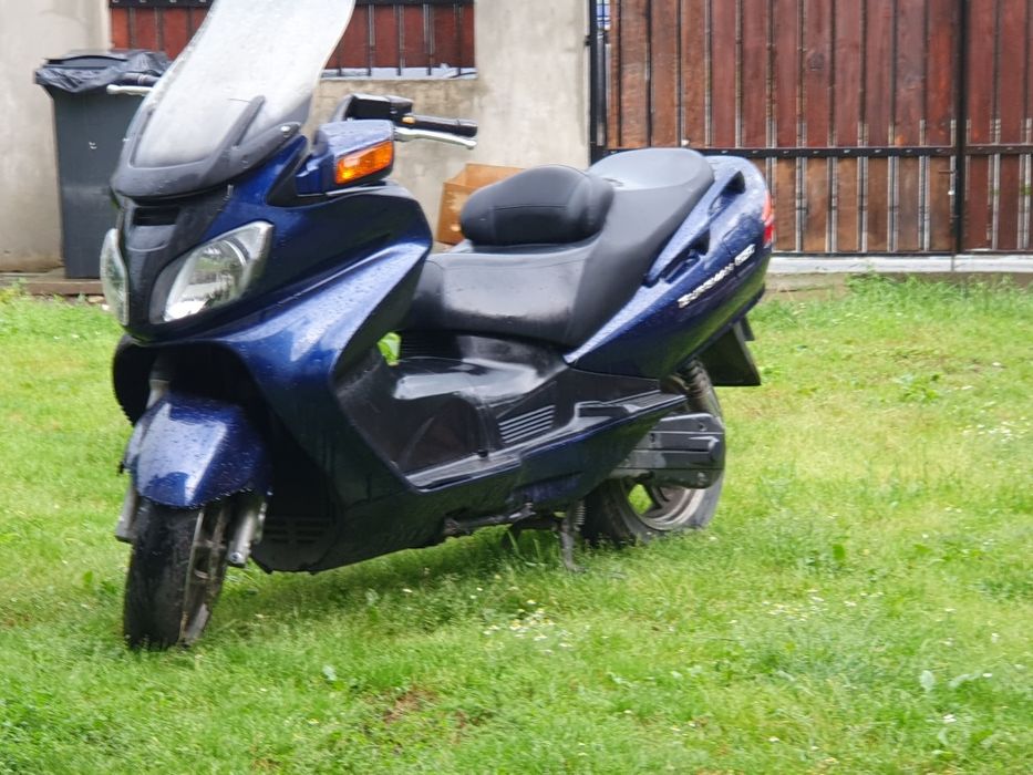 Vând piese Suzuki Burgman 650