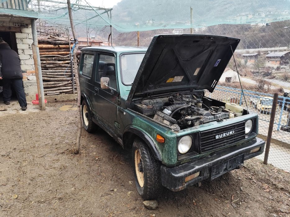 Сузуки самурай на части