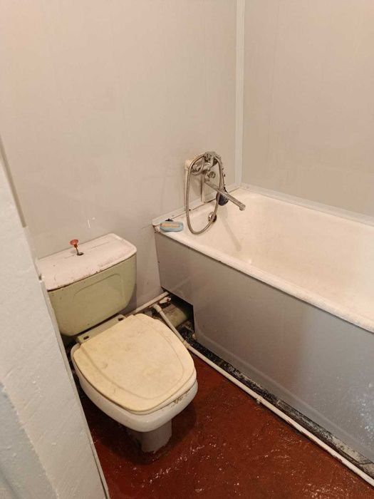 1 / 3  / 4 комнат. Кирпичный Дом 24 м2. С Балконом. Улица. Сайрам