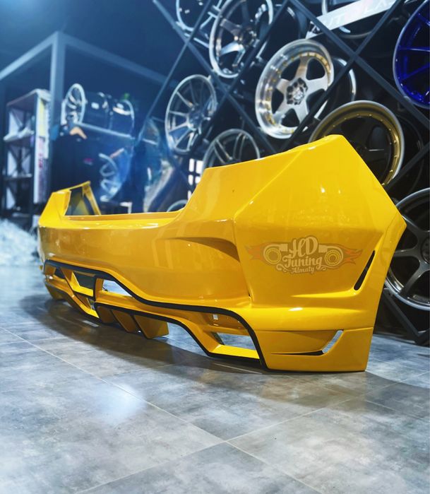 Бампер задний Varis Subaru Impreza GRB