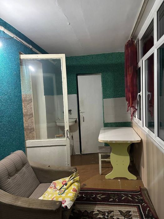 Сдается 1 комнатная квартира 
C обстановкой 
Для семейных