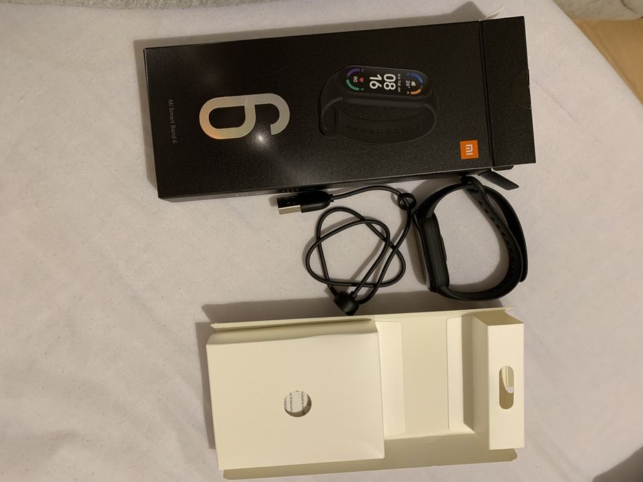 Xiaomi mi smart band 6 bratara si incarcator NOU dar nu porneste