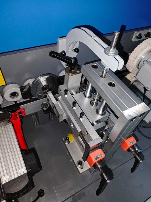 станок кромкооблицовочный.полуавтомат