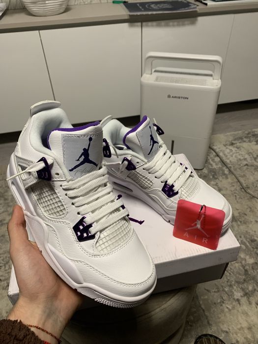 Jordan 4 Retro Metalic Purple