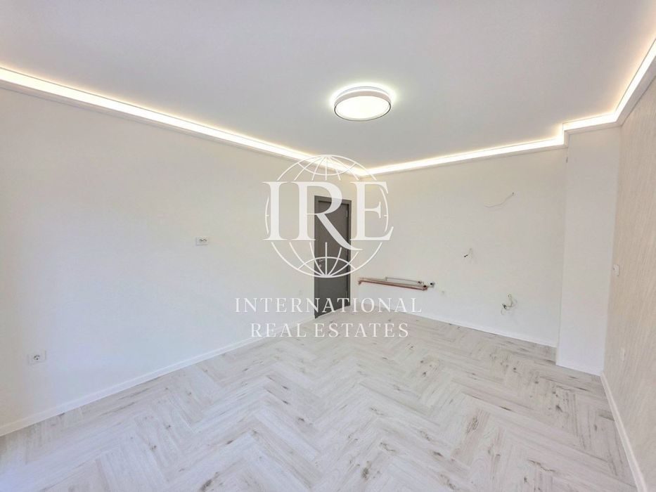 Продава се Двустаен апартамент в Варна, Окръжна болница - 51 кв.м за 1499 €/кв.м - Снимка #4