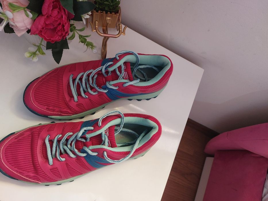 Дамски маратонки с грайфер на Flair