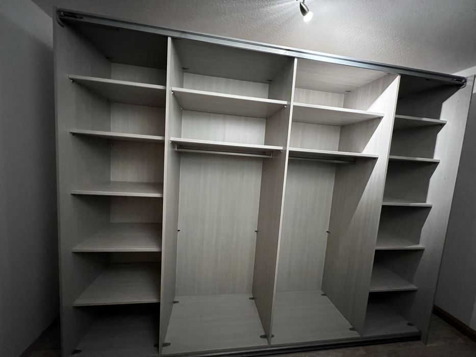 Dressing/Dulap 280/223/68 cm cu 2 usi culosante sticla gri deschis