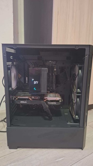 Геймърски компютър! RX 6600, Ryzen 5 5600X, 32GB RAM, 850W!