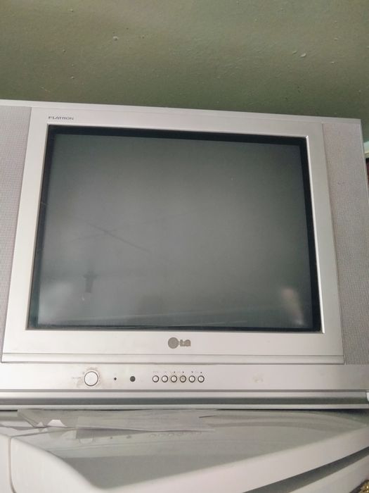 Продам телевизор марки LG