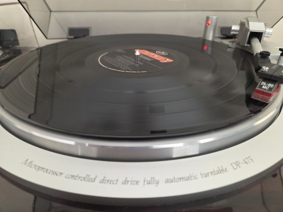 Проигрыватель винила Denon DP-47F