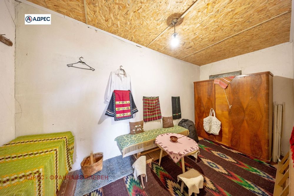 Къща в Ловеч, област-с.Бежаново площ 104 цена 28000