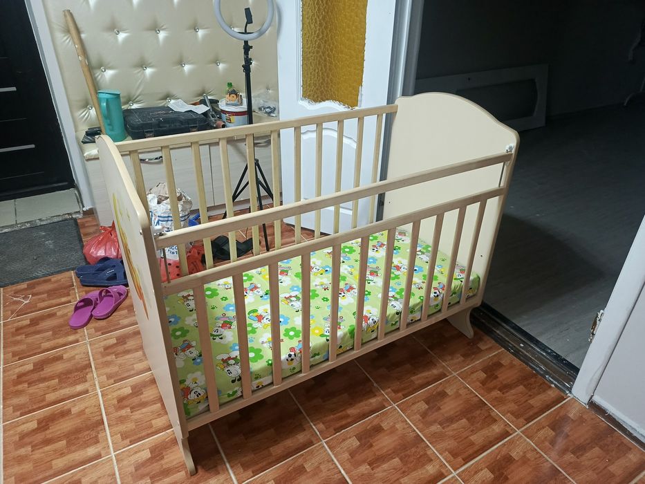 Детская кровать         .