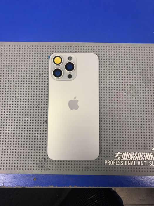 Geam iPhone 15 Pro Max Natural Titanium